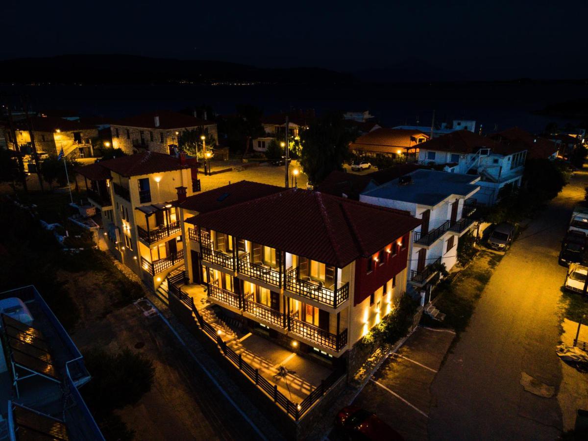 Helianthus Guesthouse Ammouliani Esterno foto