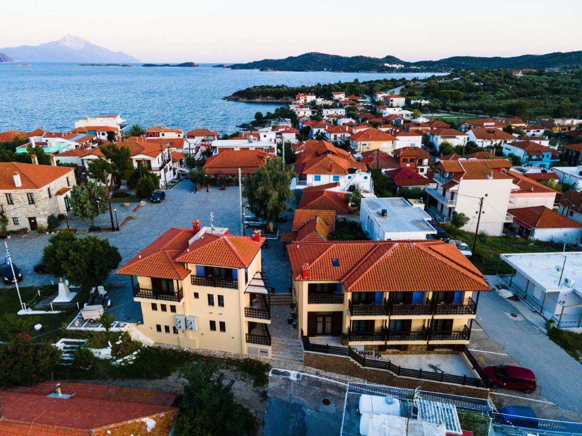 Helianthus Guesthouse Ammouliani Esterno foto